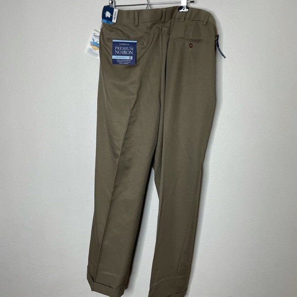 Croft And Barrow Pleated Classic Fit Pants 38x30 Mens NWT No Iron Wrinkle Free - Picture 6 of 10